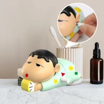 Shinchan "Action-Crawl" Moving Toy – Your New Desk Sidekick & Secret Messenger